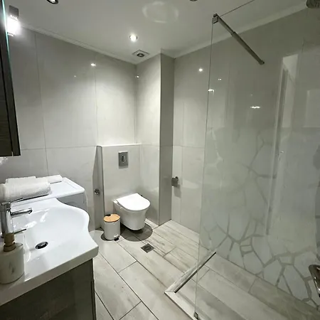 Artemis Azure Escape Private Parking *