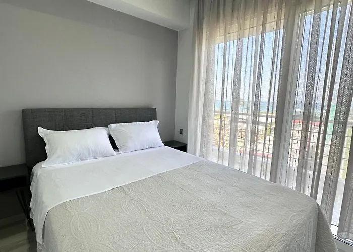 Artemis Azure Escape Private Parking Apartman